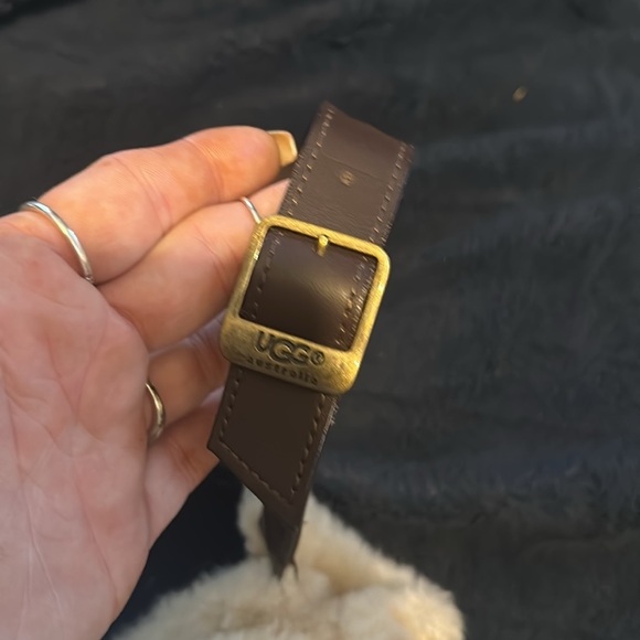 UGG HANDBAG; hard to find chestnut with attached coin purse very gently used - Picture 4 of 7